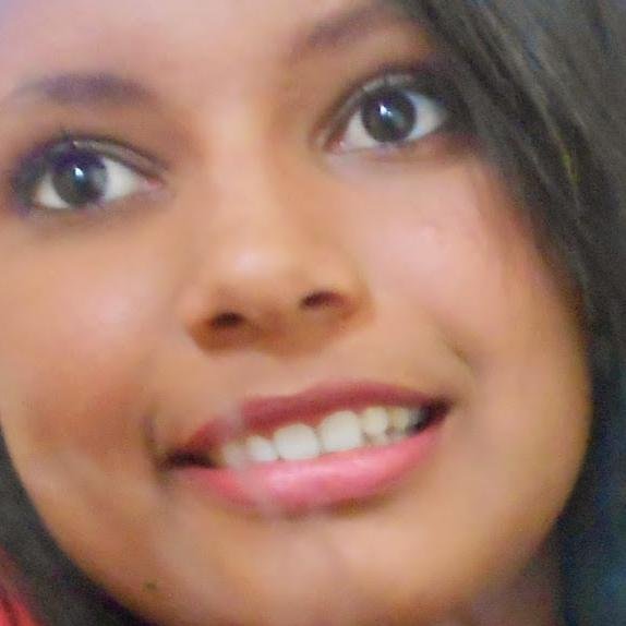 ViviannyVyvi's profile picture. 