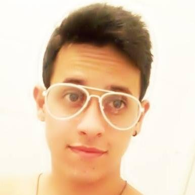 Nao sou o que pensam
E nem o que falam
Mas sou o q eu quero ser
Uma pessoa de bem
Que pensa na vida todos os dias
E q quer o melhor para todos.