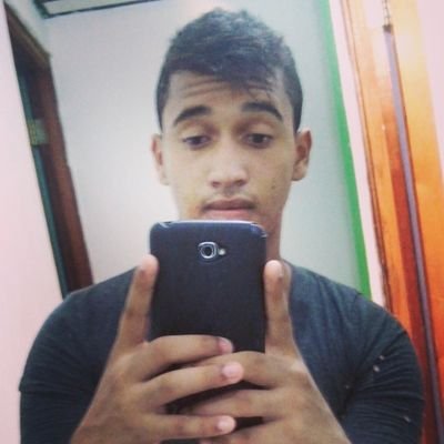 Hola este es mi New Twitter 
Mucho gusto Carlos Daniel 
Síganme ☺