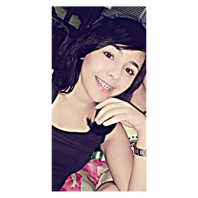 Tô abrindo mão de tudo aquilo que me atrasa, me prende, me retém, me impossibilitando de viver e aprender o que é realmente ser feliz.