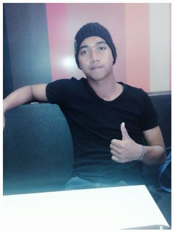 DesvianAndhika's profile picture. Lebih baik DIAM & terlihat BODOH dripda SOK PINTAR & terlihat SANGAT BODOH #