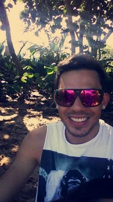 FreddyDox's profile picture. Sin camisa y descalzo, primitivo como Tarzan. Not crazy just INSANE..!! Animal Lover Specially Dogs.