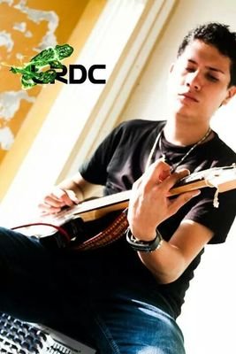 ★Vocalista y Guitarrista★
