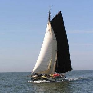 Segeln auf dem Wattenmeer und dem IJsselmeer als Betriebsausflug, Klassenfahrt oder mit Familie und Freunden.
