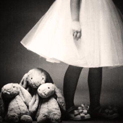 -خفّفي من أوزاريومكِ واستَغفري 
            -أستغفر الله- .
            -شبة مصممه.
            -مدينة الهوى.