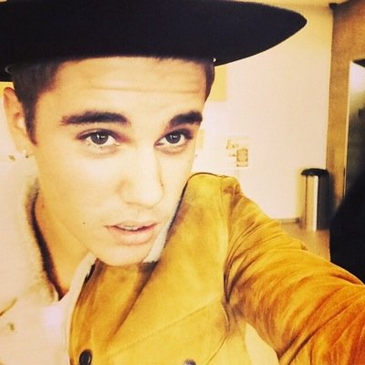 hi guys plese follow me in this account @mybizzleswag_94 and in my other account @lipsofbiebs thanks and love @justinbieber