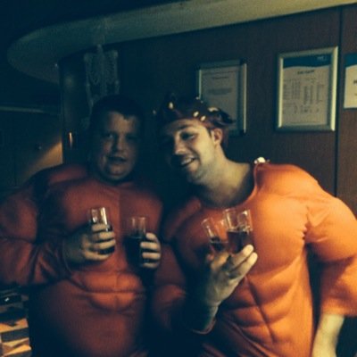 liam_verity's profile picture. sitting on the dock of the bay