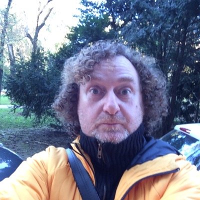 Director, Actor, Clown, Autor, Pedagogo teatral, en Paris , Madrid, Buenos Aires, soy como un perfume