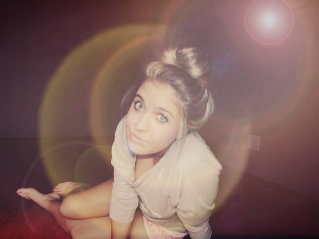 Indie chick , been here since 1997 :) , love indie folk music a little too much , k bye (: