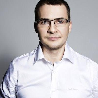 Безумие единиц — исключение, а безумие целых групп, партий, народов, времен — правило.