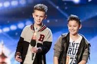 Bars and Meldoy= My Life Met them in september snd touched themm there perff x