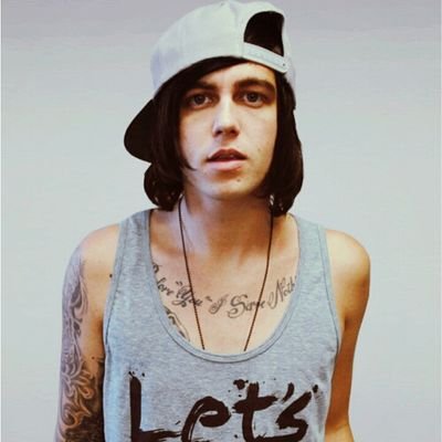 louisdofuxico's profile picture. Relaxa e goza pq a vida é rosa, a pica do liam é grossa e a tatuagem do harry é nossa// Elounor is life ❤️//