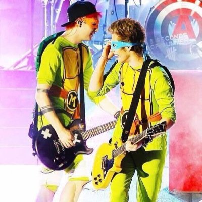 xneonhemmings's profile picture. •••Followed by Calum, Luke, and Mike••• ROWYSO Tour Nov 13, 2014 •••AZ•