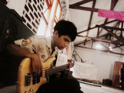 bassist batak band in shs 1 bungursari ♪ツ|| ♥jessica hana angelica ♥