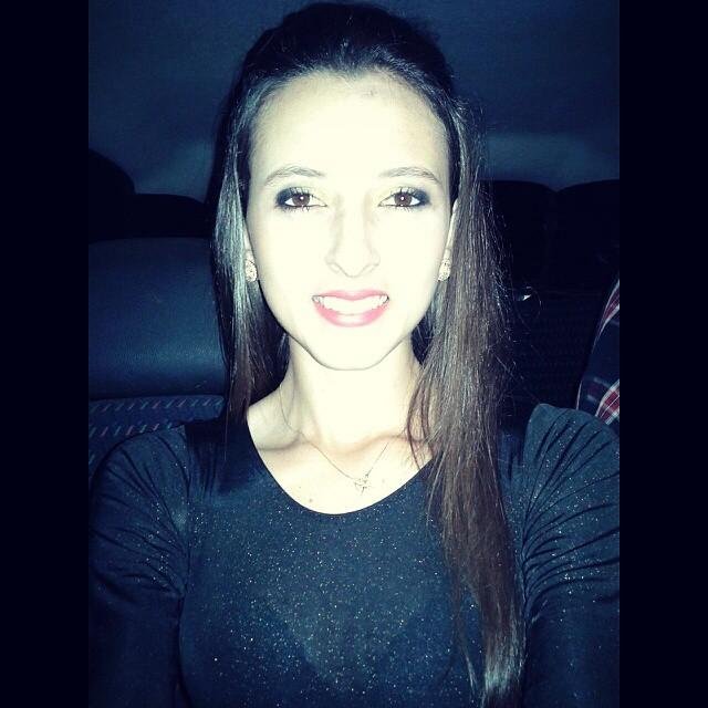 Julia Veneno, menina difícil de se esquecer ;)
http://t.co/NrA2zLd3o9