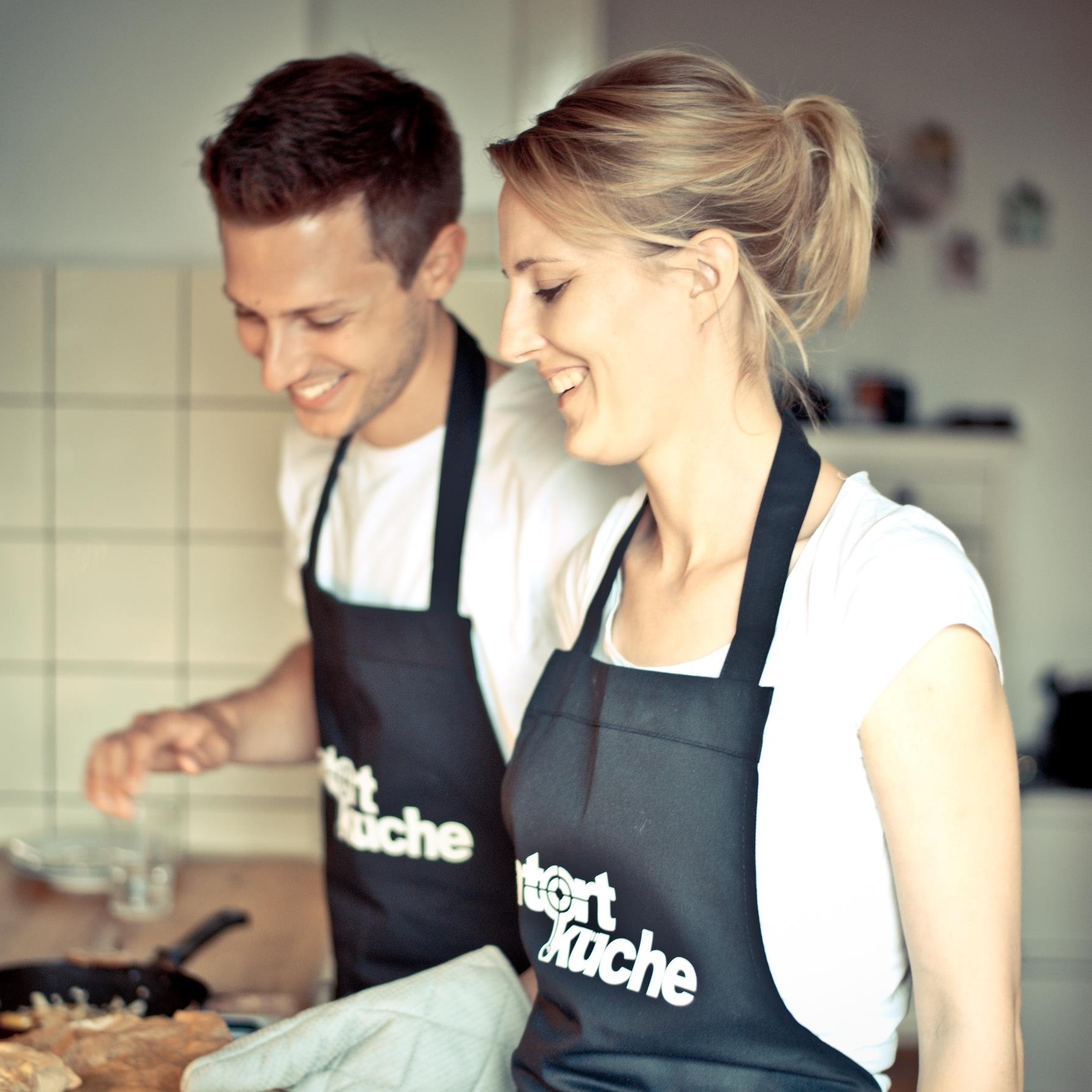 Sonntagabend. Zeit für den @Tatort. Die @TatortKoeche stimmen Euch kulinarisch, mit passenden Rezepten, auf den Krimiabend ein.