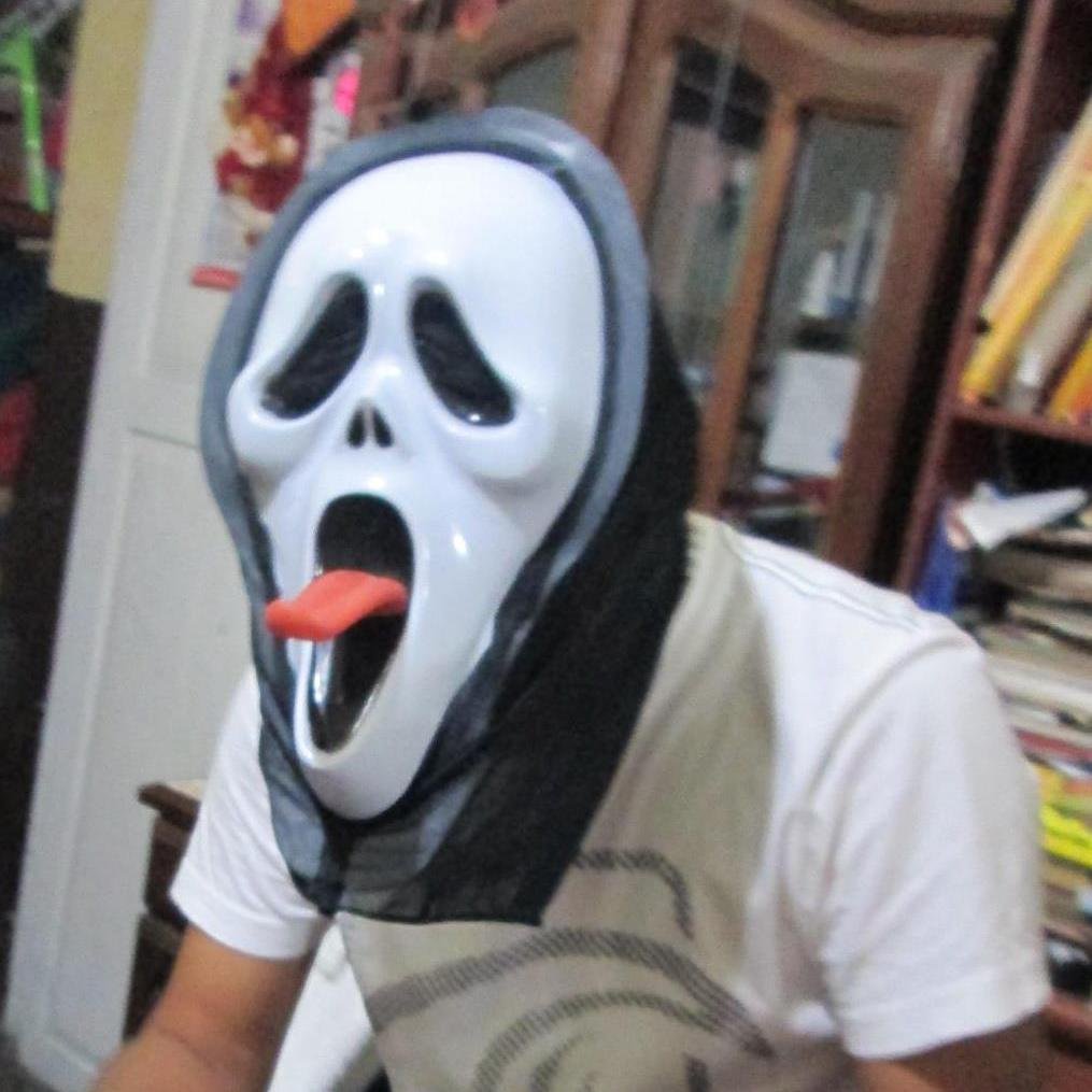 rmaguia56's profile picture. 