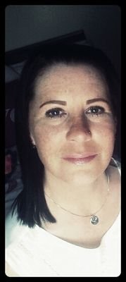 single mumma to my gorgeous daughter... loves her forever & always..