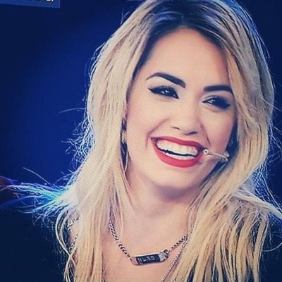 todos nacemos unicos importantes.todos nacemos para amar y ser amados, para equivocarnos, sufrir y siempre renacer @laliespos♾