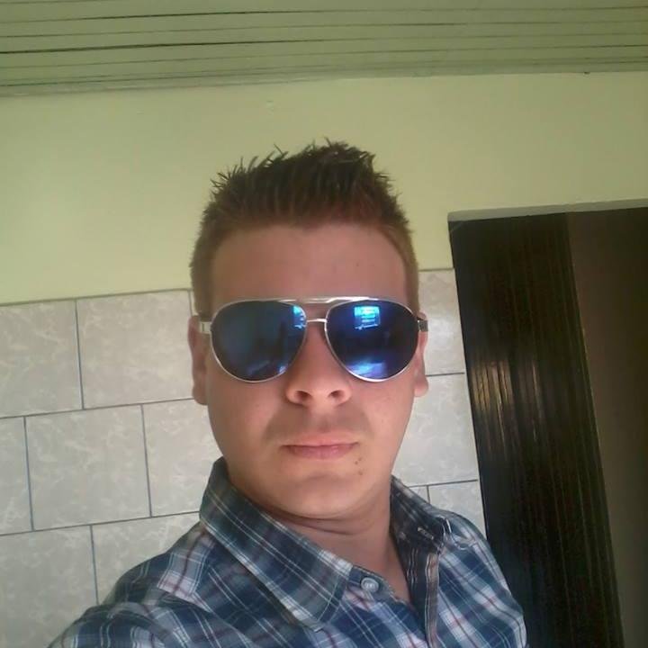 O saber a gente aprende com os mestres e os livros. A sabedoria, se aprende é com a vida e com os humildes.
