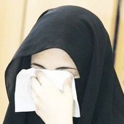طالبة سنة تحضيرية مسار علمي نشتكي الى الله الظلم والتعسف من قبل عمادة الخدمات التعليمية العميد لايسمع صوتنا والمنسقة تقذفنا بأبشع الصفات من يسمع صوتنا