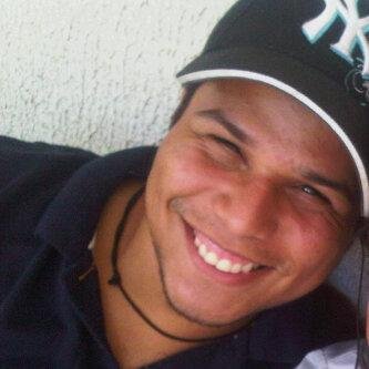 Estudiante de ingenieria industrial.. Universidad De Carabobo.. :)