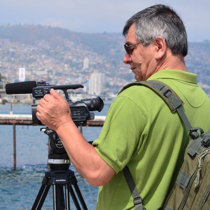 Periodista, reportero gráfico y docente Periodismo fotográfico UdeC