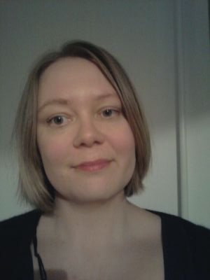 Interesseret i politik, sundhedsrelaterede emner og spas. Alt er for egen regning.