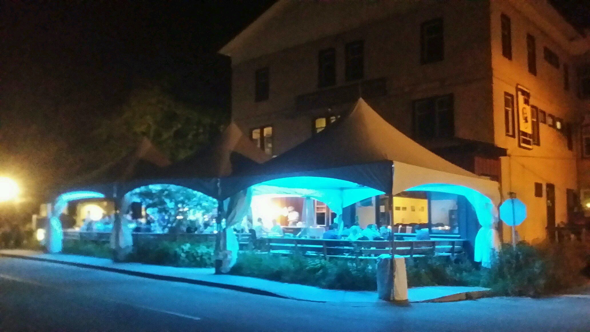 RutherfordBBQ's profile picture. Slow Smoked BBQ, Gourmet Burgers, Incredible Poutine