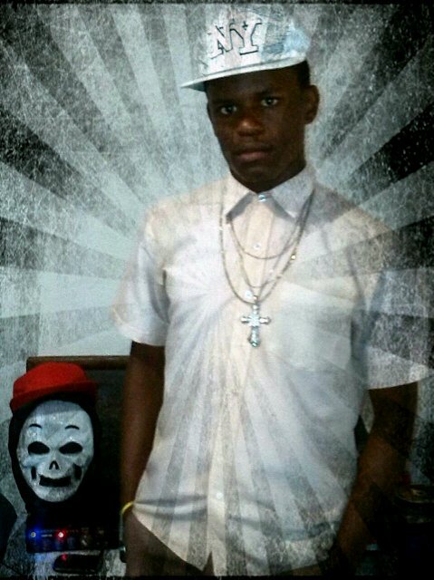 NtshangaseSbuda's profile picture. Me nd Hood nikkas, so luvn bitchis #lukkn 4ward 2 success