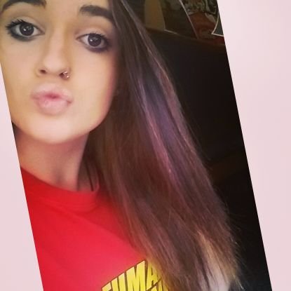 quiero que alguien me mime , que alguien me de abrazos cuando los necesite .  Nadie sale del hoyo sin luchar contra sus problemas