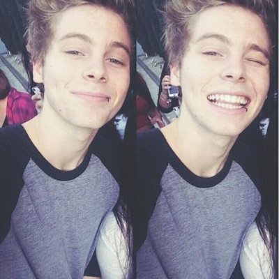 shylukeyh's profile picture. follow @5sosdanstonlit elle fait des imagines et elle est drôle un peu.