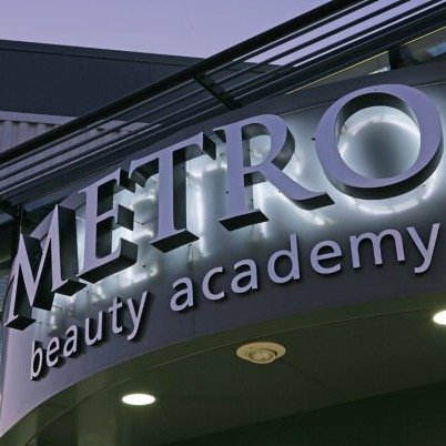 Where Beauty Begins
Premiere educational facility offering Cosmetology, Esthetics, MUD Makeup, Massage & Teacher programs with a full-service Salon & Spa