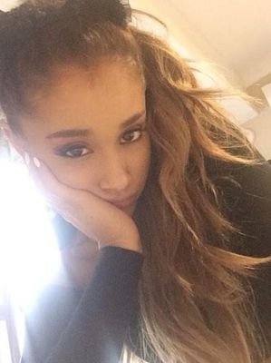 i dont fuck wit chu if you dont like my sunshines @arianagrande, @bigsean ⭐