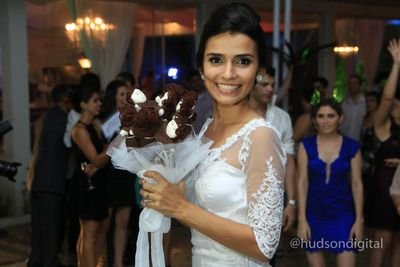 Enfermeira. Uma menina Feliz, Apaixonada por Deus! Noiva de @KaduNoronhaFut :)