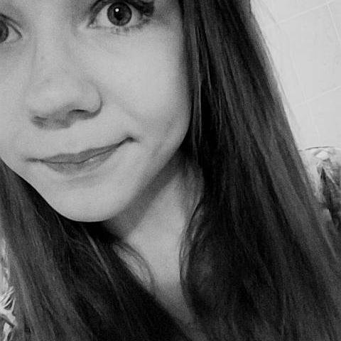 учусь в 27 школе .слушаю рок и т.д.and i love one direction