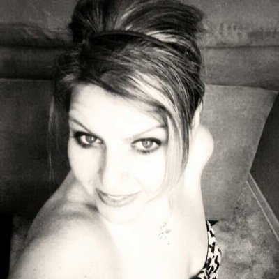 curvezahead's profile picture. Phoenix Coyotes/Smiles/enjoying the Journey.
***runner up as the world's worst @texting**walking into man holes for fun.