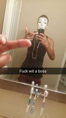 KeeSh_2k15's profile picture. I live by the sound coming from my headphones called music- Keesh