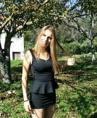 Nunca crei en aquello de q el rosa es para las mujeres y el azul para los hombres. Poreso me di cuenta de que quería vestirme de princesa para jugar al fútbol ♥