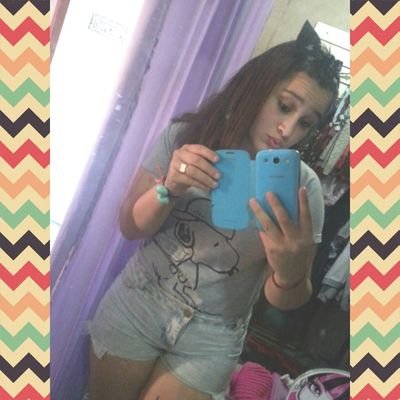 Holaa:3 me llamo Sofía  Caniza  y tengo 14 años ,  amo hacer trukis  queteiro con las titititas :3 me encanta CALLEJEROS!!