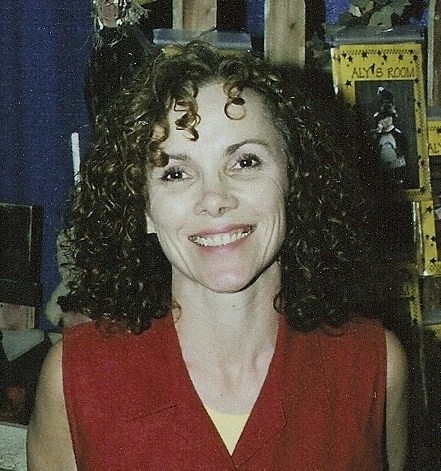 lvtopaint2's profile picture. primitive and folk art painter. Mother of 2, Nana of 4.  Owner of The Old Cupboard Door on Etsy and Aly's Room.