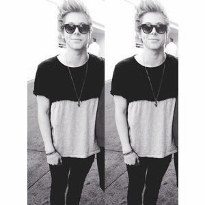 i gave you a free follow to help you gain so follow @damnastxn for me please