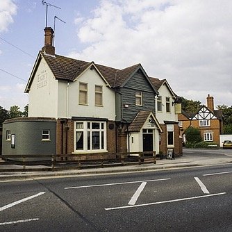 1940's decor, friendly warm welcoming pub, also do pie mash and liqour strait from manze's. Great selection of beers and ales https://t.co/63hMqOkSVu
