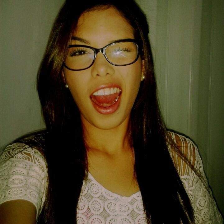 Estudiante de Odontología ♥ UC! Y tratar de conquistar mi mundo cada día...
