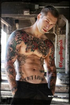 CagedAnguish's profile picture. Conflicted soul.