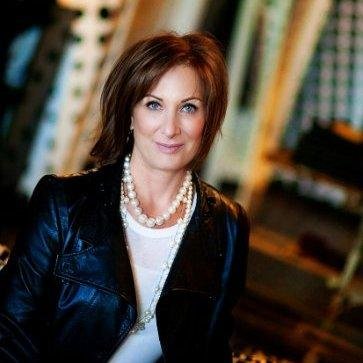 Kentwood's expert Jan Nelsen, specializes in luxury properties for sale in Denver and helps buyers find their perfect home.