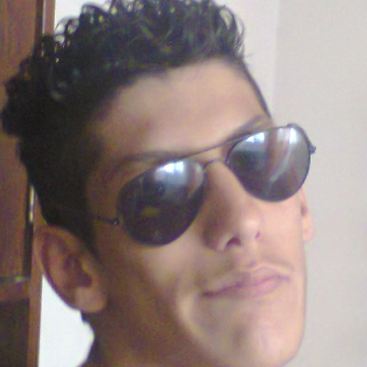 Estou subindo pra um lugar mais alto
eu ja queimei as pontes com o passado
e os meus olhos ♪ ♪ ♪ meu face https://t.co/ofbA8r7YVu