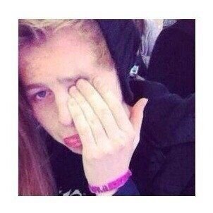 roses are red, violets are blue, luke hemmings is better than you