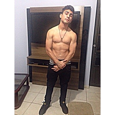 Vivemos alegre até o mundo permitir , mais só quero ser feliz viver a vida sem limites !