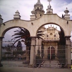 Limita al norte con los municipios de Teoloyucan y Zumpango, al oeste con Tepotzotlán y Cuautitlán Izcalli, al sur con Tultitlán y al este con Tultepec.